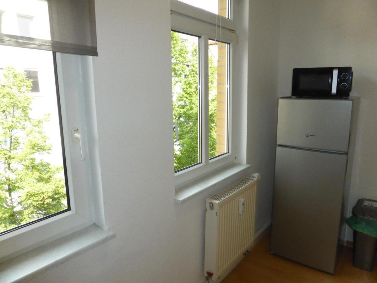 Jena City Apartment, Balkon, Sonnig, Wifi, Parkplaetze, Naehe Zentrum Buitenkant foto