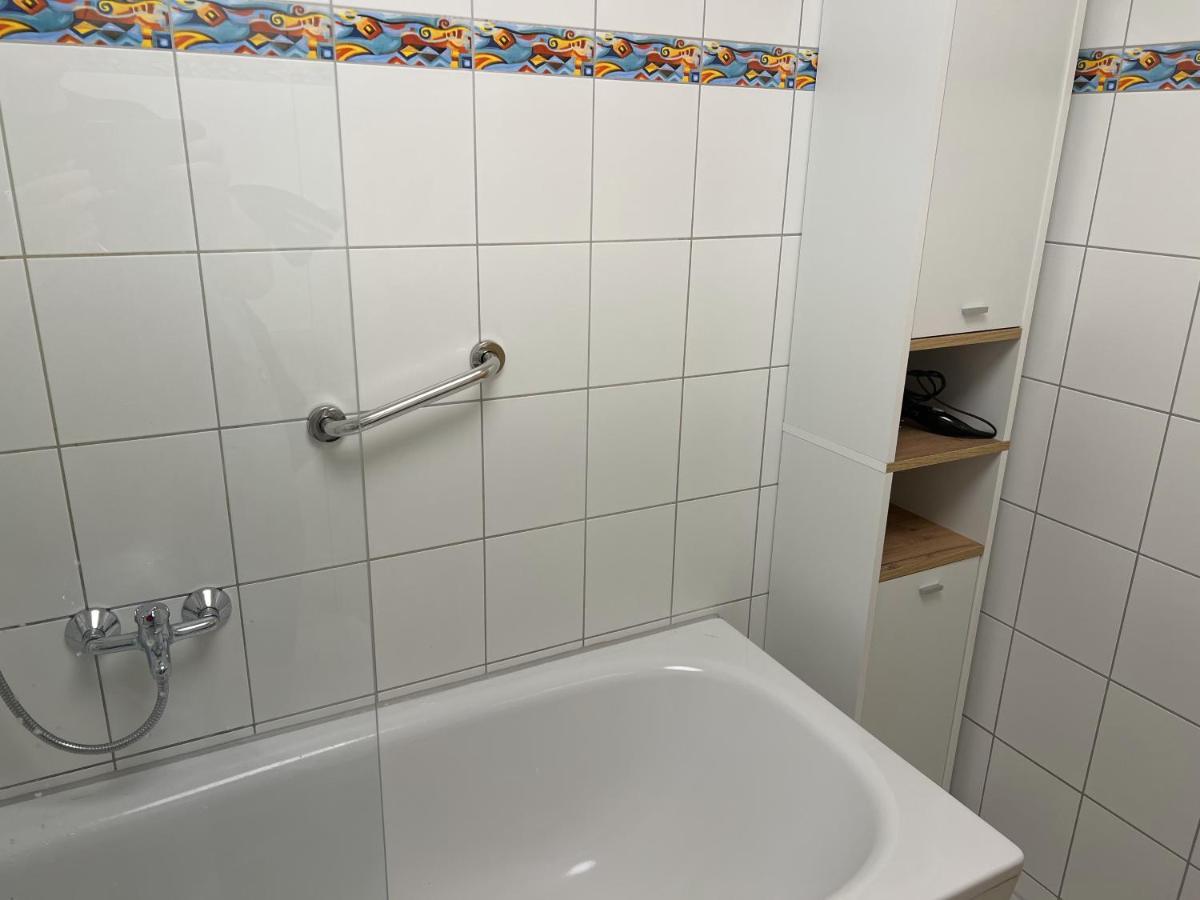 Jena City Apartment, Balkon, Sonnig, Wifi, Parkplaetze, Naehe Zentrum Buitenkant foto
