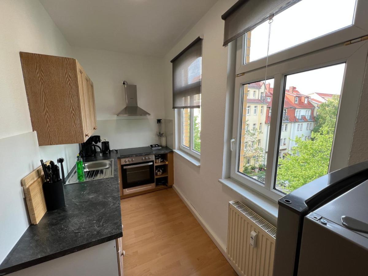 Jena City Apartment, Balkon, Sonnig, Wifi, Parkplaetze, Naehe Zentrum Buitenkant foto